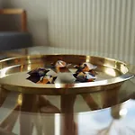 Unique: - Zentral - Kueche - Netflix
