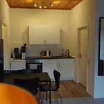 Unique: - Zentral - Kueche - Netflix * Bréma