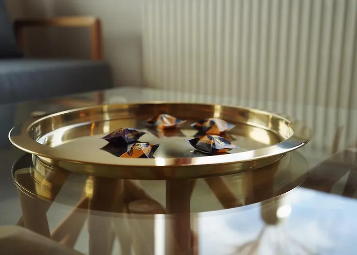 Unique: - Zentral - Kueche - Netflix