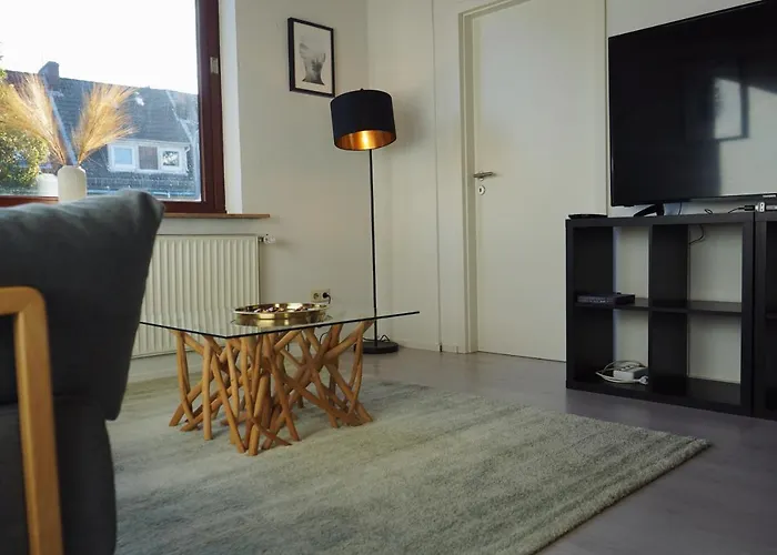 Unique: - Zentral - Kueche - Netflix *